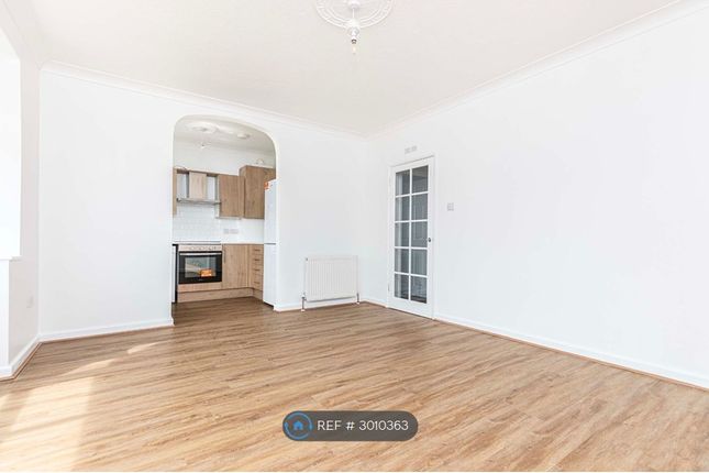 Flat, Greenlea Keyhaven Road, Lymington photo 4