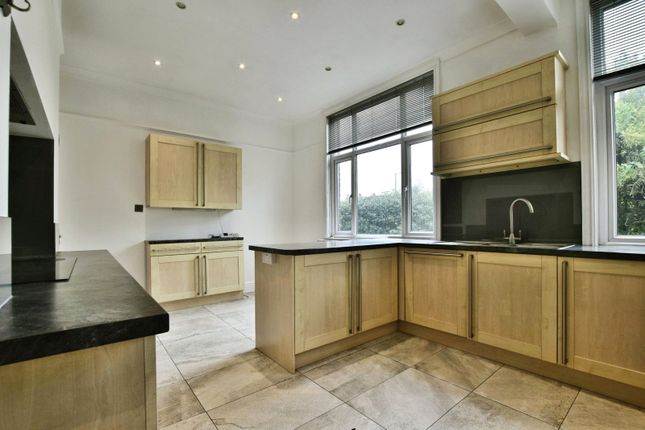 22, Park Road, Altrincham photo 3
