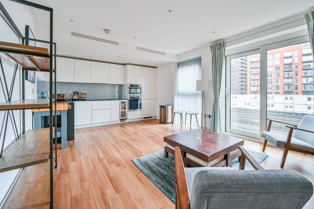 Flat for sale in Brent House, Nine Elms Point, Nine Elms, London