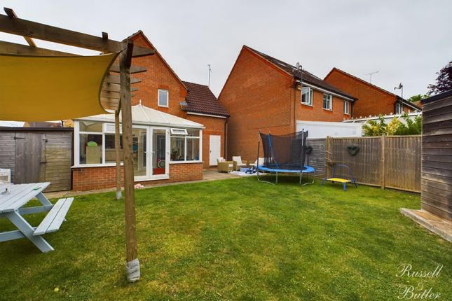 Detached house to rent in Embleton Way, Buckingham