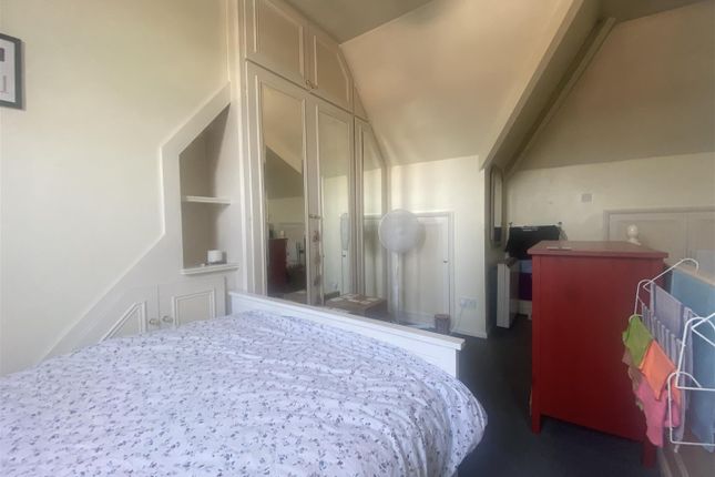 Flat 3, 107a Hillingdon Hill, Middlesex photo 3