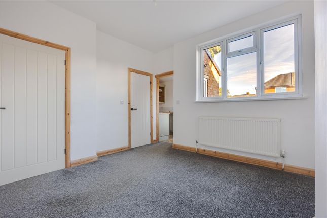 36, Brandon Road, Scunthorpe photo 3