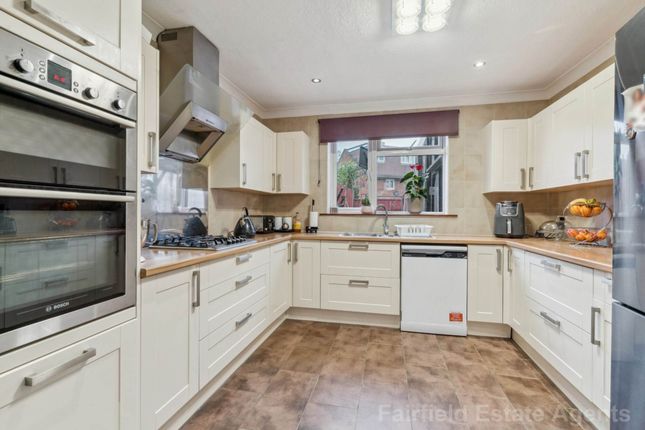 348 Prestwick Road, Watford photo 3