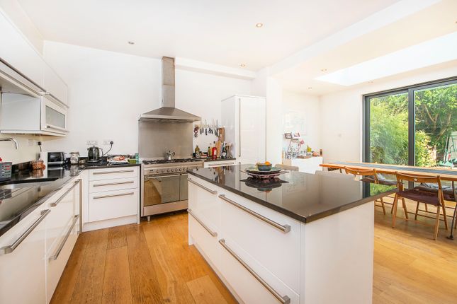 16, Hillbury Road, London photo 3