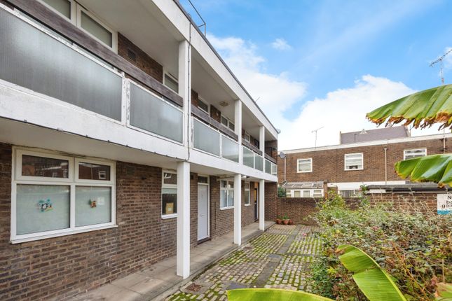 1-bed flat on 10 Dartle Court, Dickens Estate, London, £325,000