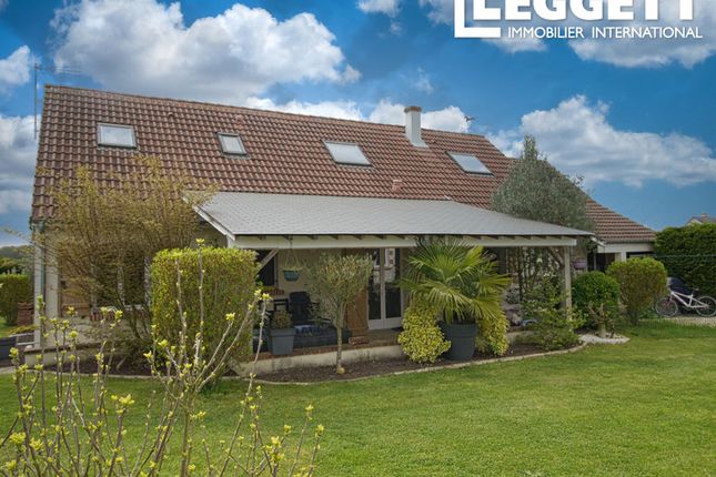 Thumbnail Villa for sale in Morée, Loir-Et-Cher, Centre-Val De Loire