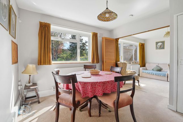 15 Nuneham Square, Abingdon photo 4