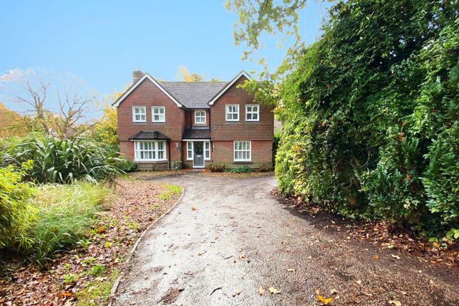 Thumbnail Detached house for sale in Sarum Close, Winchester