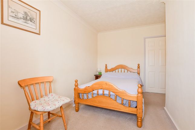 Frythe Close, Cranbrook photo 4
