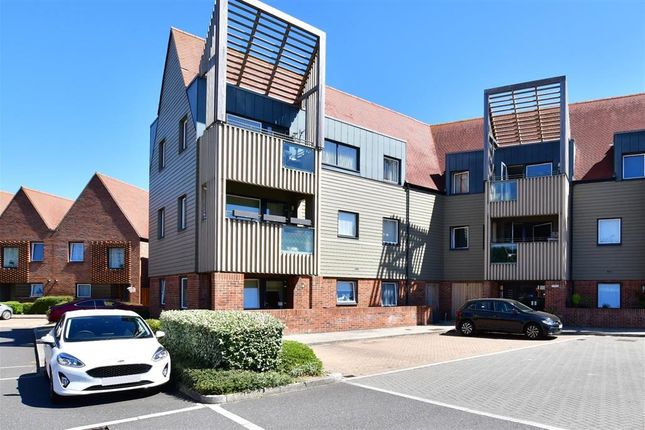 2 bed flat for sale in Elliotts Way, Chatham, Kent ME4