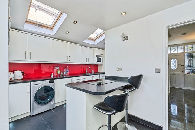 8, Fairview Crescent, Wolverhampton photo 4