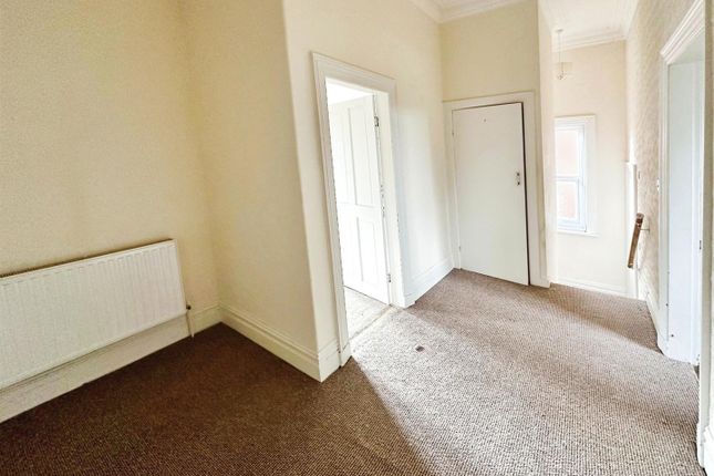 Flat to rent in Ash Street, Southport, Merseyside