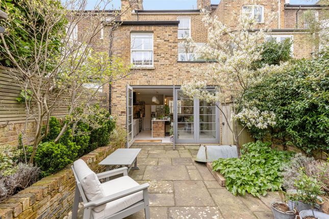 Property for sale in Woodsome Road, London