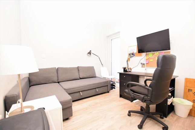 Thumbnail Room to rent in Montagu Road, London