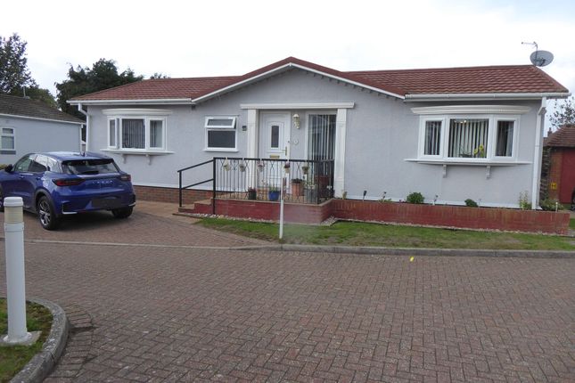 2-bed caravan on 1, Kaysland Park, London Road, West Kingsdown, Nr Sevenoaks, £219,950