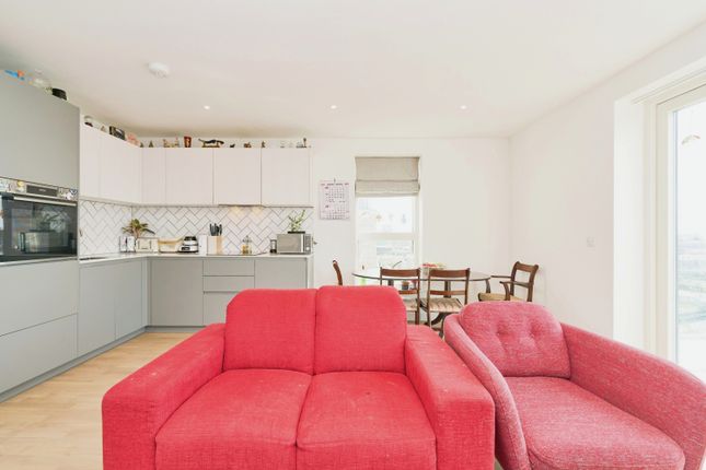 Flat for sale in Greenleaf Walk, Southall