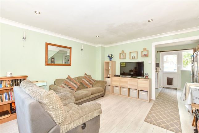 Holst Way, Waterlooville photo 3