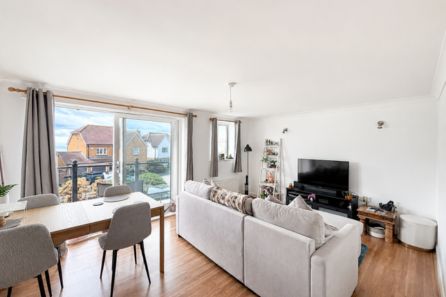 13 Lower Corniche, Hythe photo 4