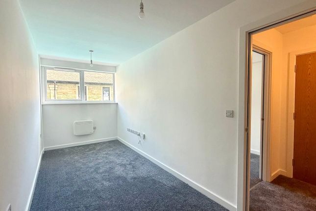 Flat 4, Church Street, Dewsbury photo 3