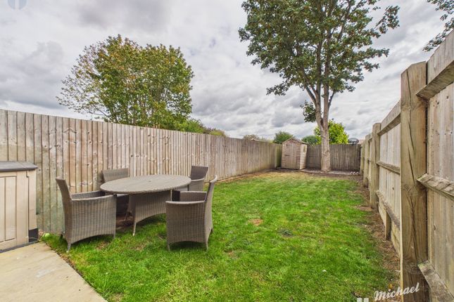 14 Honeysuckle Place, Aylesbury photo 3
