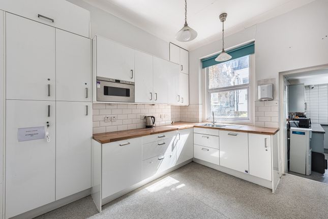 9, Cologne Road, London photo 5