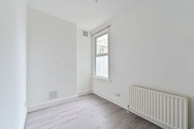 Vant Road, Tooting photo 4