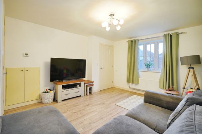27, Coronet Drive, Leicestershire photo 4