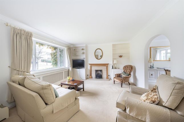 15, Barns Dene, Harpenden photo 4