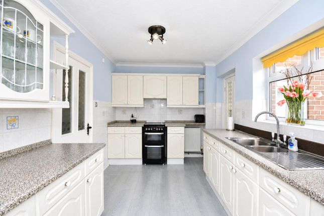 48, Birdsall Avenue, Hull photo 3