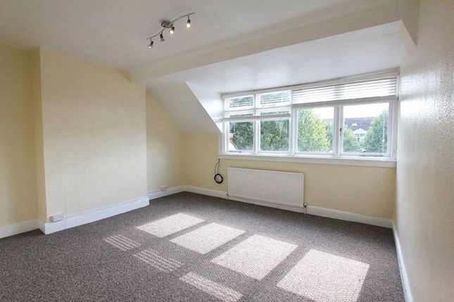 Thumbnail Flat to rent in Queens Avenue, London, Greater London