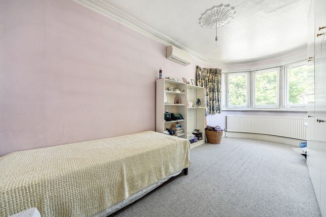 35, Arden Road, London photo 4