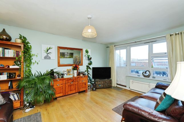 40, Ewart Road, London photo 2