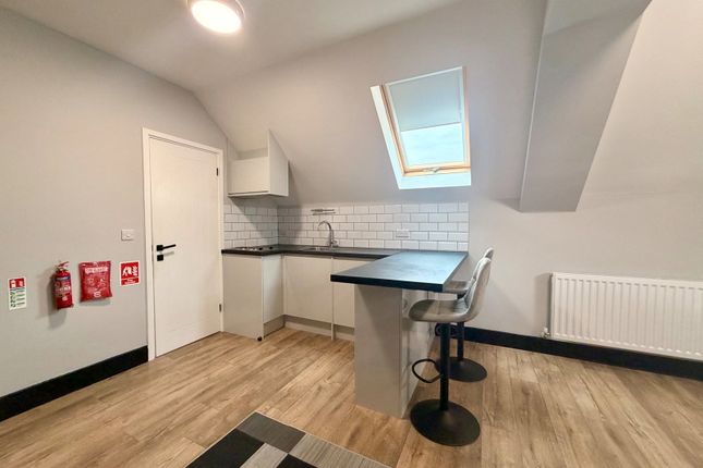 Flat 3 Highview, 286 Fir Tree Road, Epsom photo 4