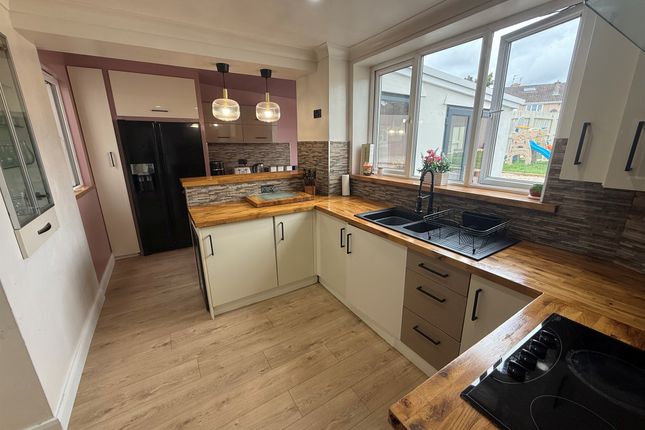 25, Heol Miles, Pontyclun photo 3