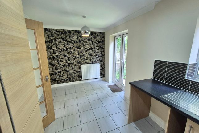 Fieldfare Close, Nottingham photo 5