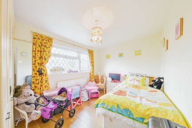 Bungalow for sale in Headingley Close, Stevenage