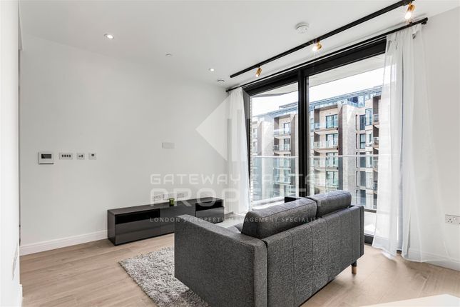 Thumbnail Flat to rent in Siena House, 250 City Road, London