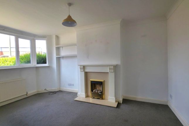 144, Victoria Road, Surrey photo 4