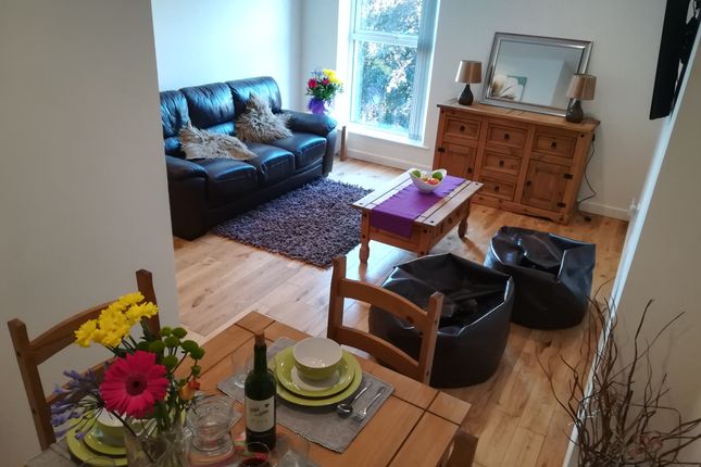 Flat to rent in Uplands Terrace, Swansea