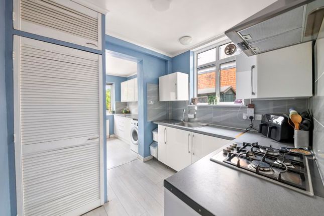 102, Elms Road, Harrow photo 3