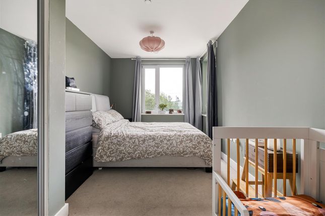 74, Beck Square, Leyton photo 4
