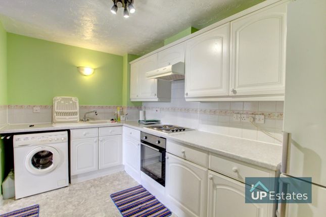 212, Drapers Fields, Coventry photo 4