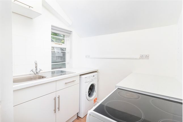 Flat A, 104, East Dulwich Road, London photo 4