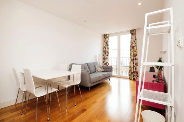 53, Hayes Apartments, Caerdydd photo 3