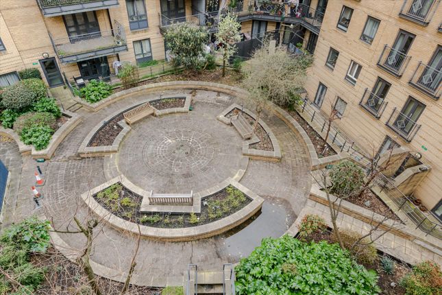 Flat for sale in Regents Plaza Apartments, Kilburn Priory, London