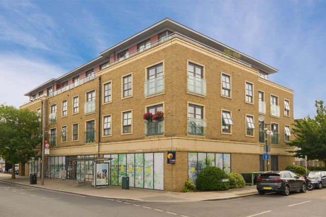 Thumbnail Flat for sale in Heath Road, Twickenham