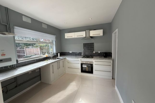 27, Nottingham photo 2
