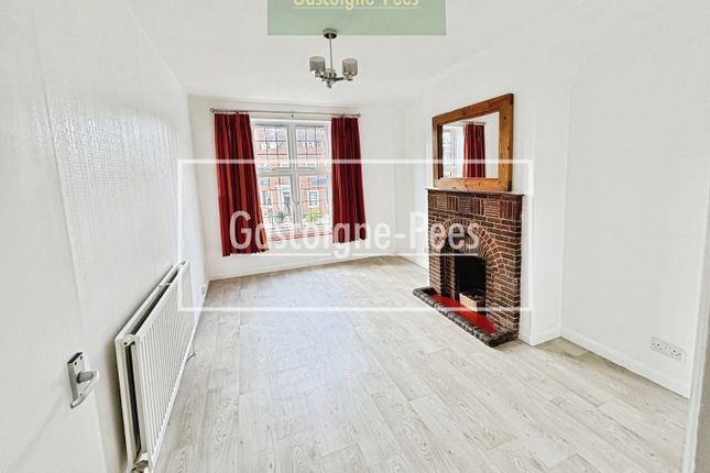Unknown, Esher photo 4