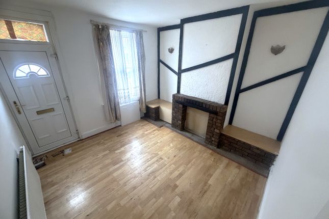 23, St. Peters Road, Luton photo 3
