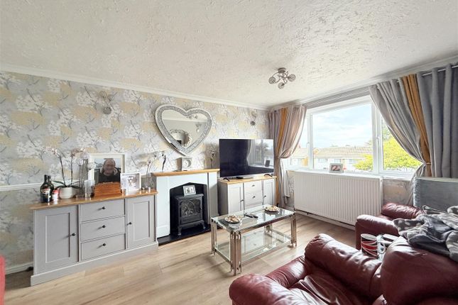 53, Buchanan Drive, Luton photo 3